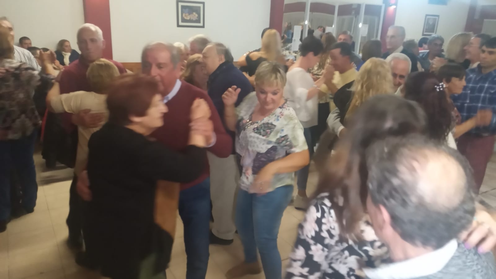 La Cantina Bailable Ya Es Un Cl Sico De La Pe A Amigos De La Edad