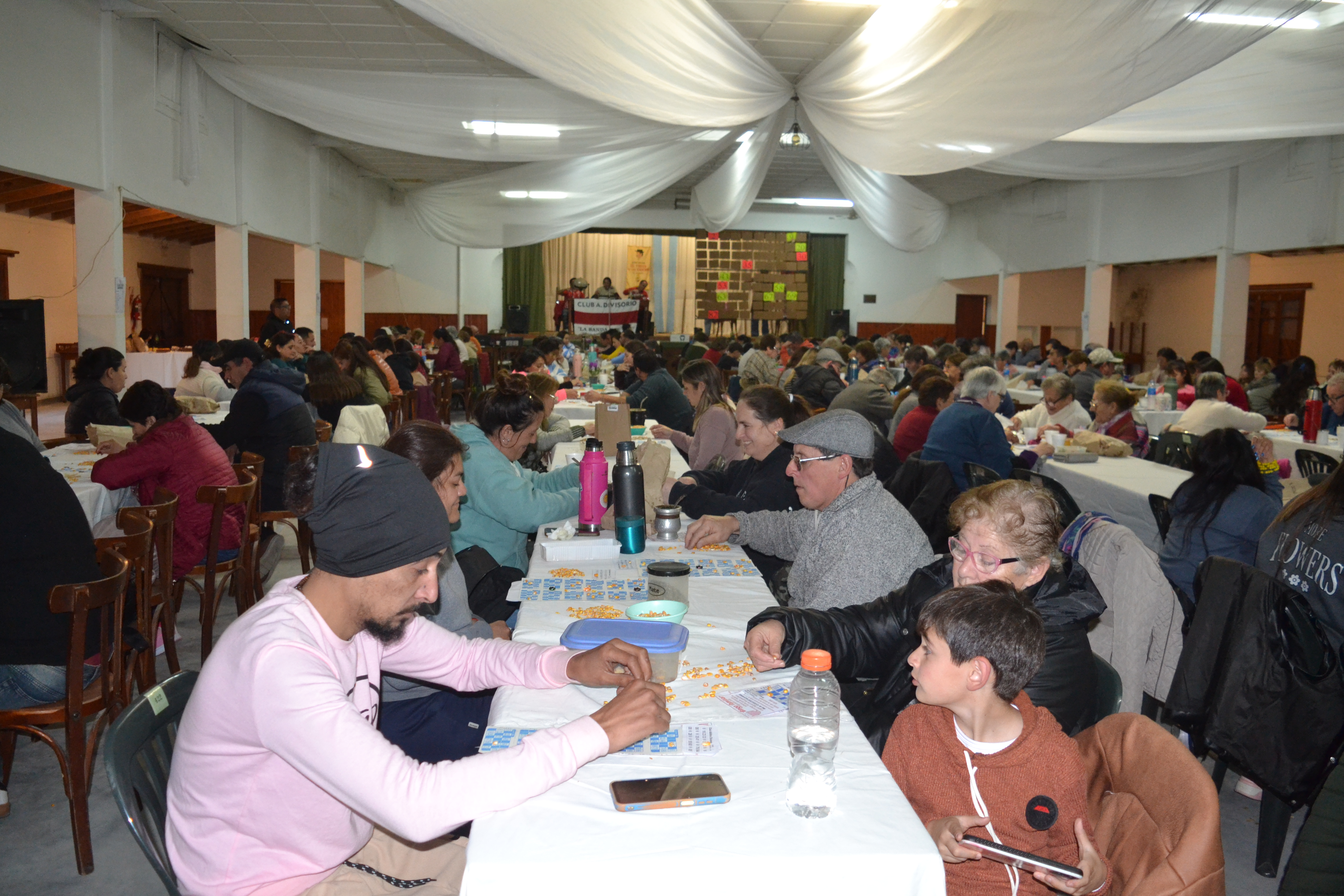  Gran convocatoria en el bingo familiar organizado por Club “El Divisorio”