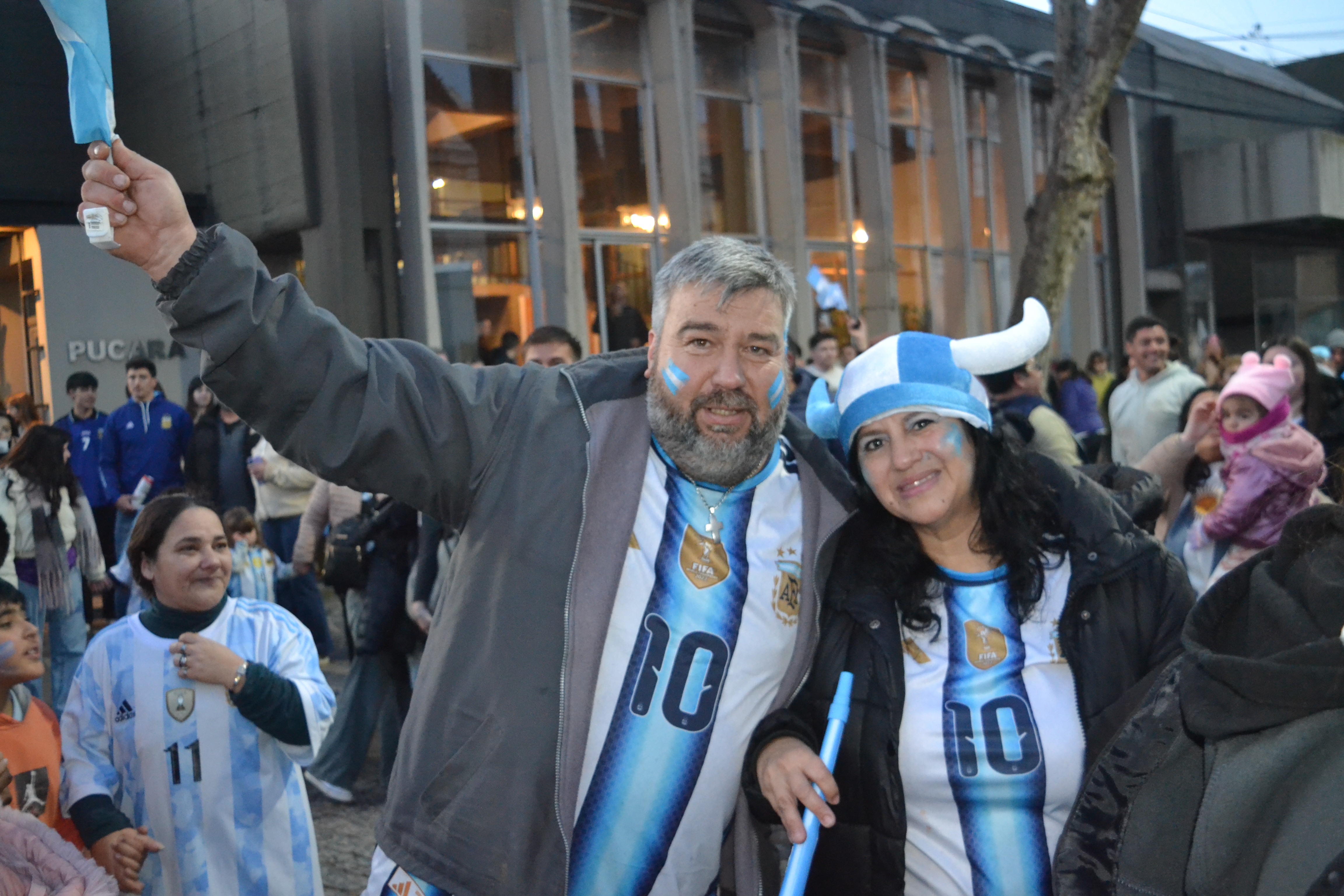  PRINGLES CELEBRÓ CON UNA MULTITUD LA CLASIFICACIÓN DE ARGENTINA A LA FINAL DEL MUNDIAL
