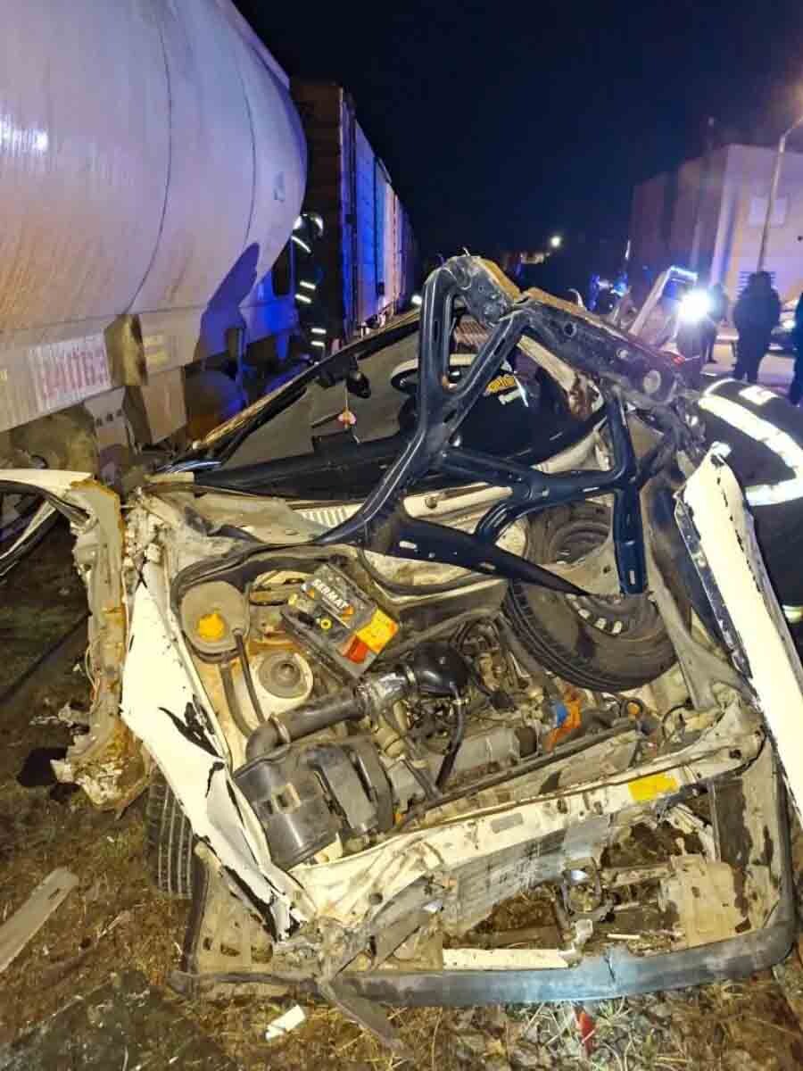 Olavarría: un tren embistió a un auto y tres mujeres se salvaron de milagro