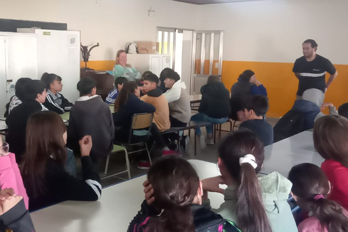 El equipo de Pringles Recicla visitó la Escuela Secundaria N° 3