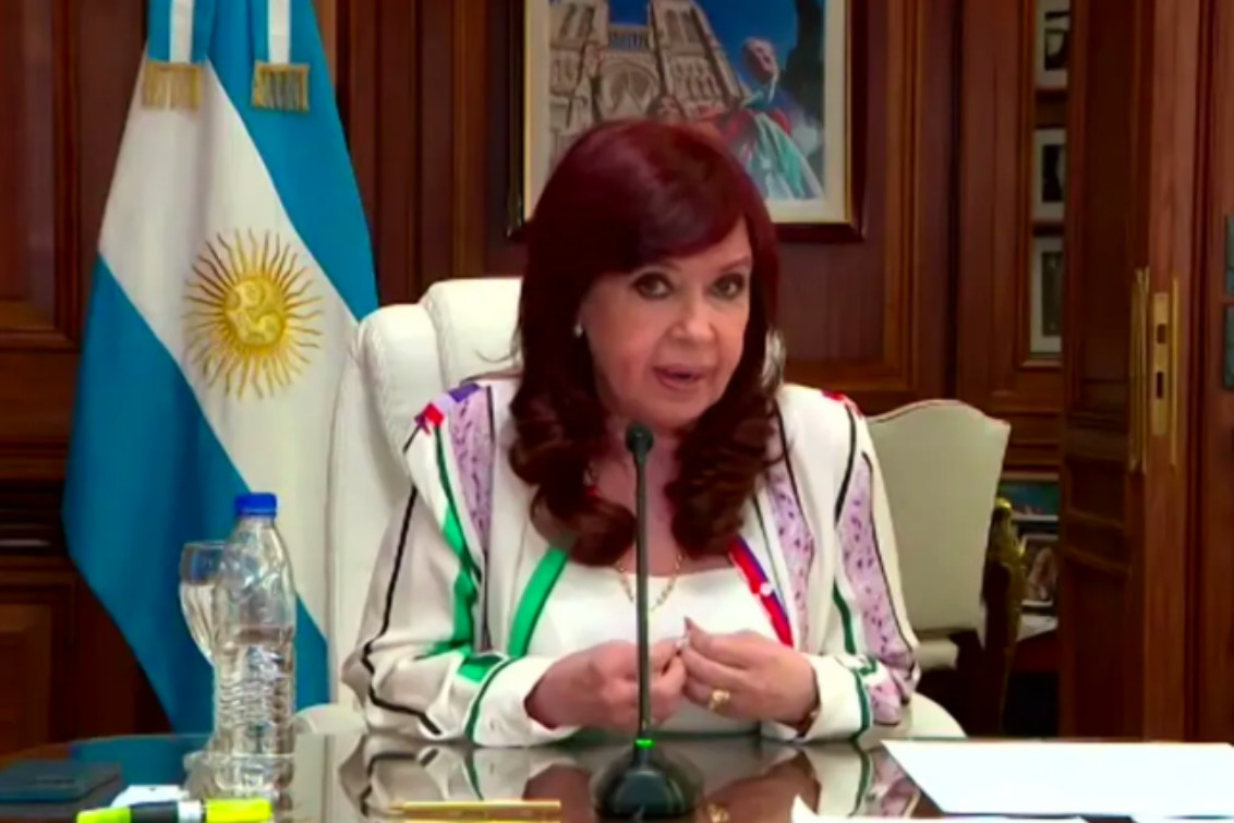 Cristina Kirchner fue condenada a 6 años de prisión y fue inhabilitada para ejercer cargos públicos