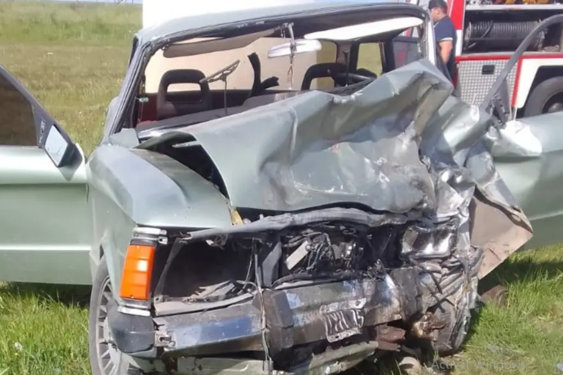  Violento choque frontal con 5 heridos se produjo en la Ruta 51, entre Pringles y Bahía Blanca