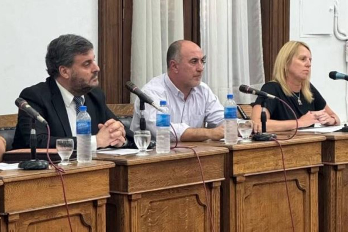 CORONEL SUÁREZ:  La oposición se fue del recinto por la tasa a los combustibles 