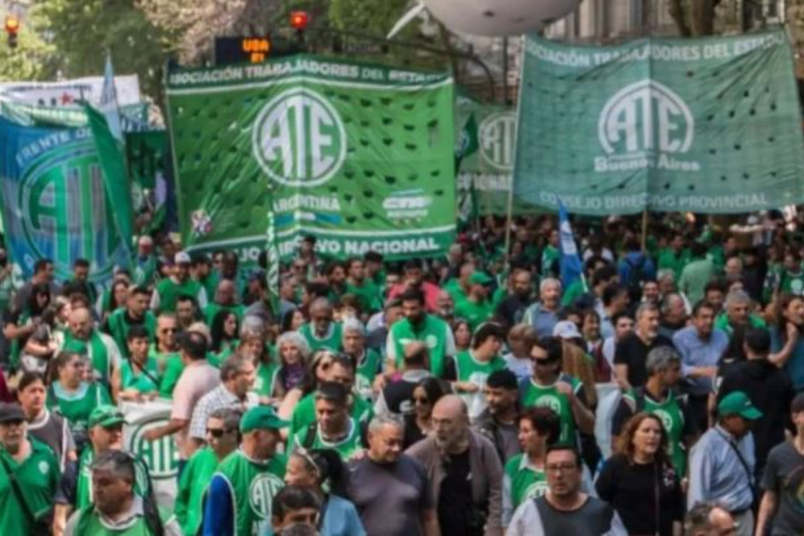  La Justicia suspendió el decreto que eliminaba el asueto por el Día del Trabajador del Estado