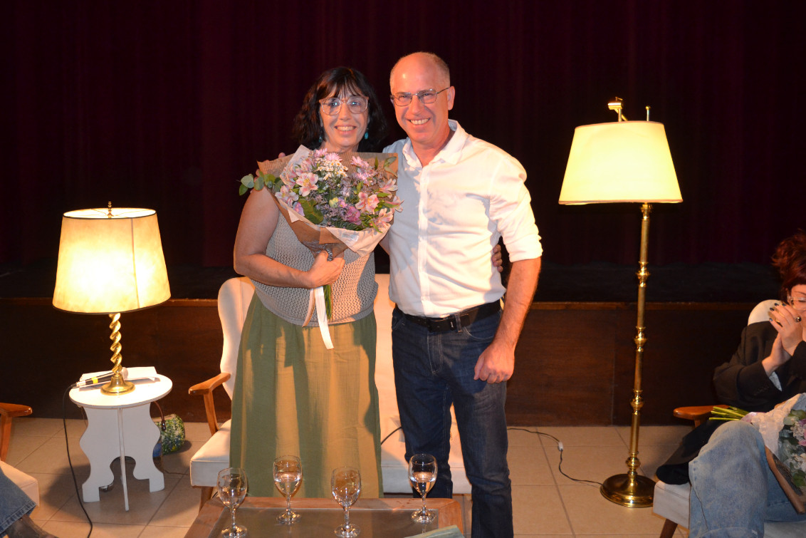  Beatriz Espil presentó su libro “Hay bordes en el tiempo” ante un auditorio colmado