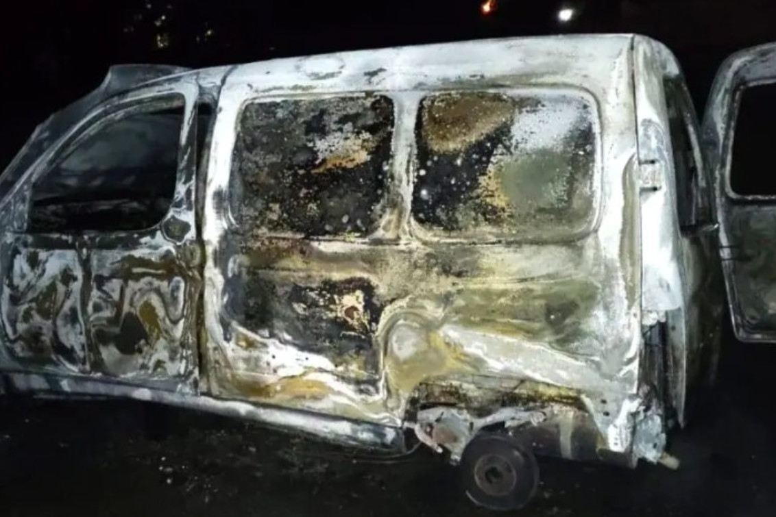   TRES ARROYOS: Apareció incendiada una Partner que había sido sustraída