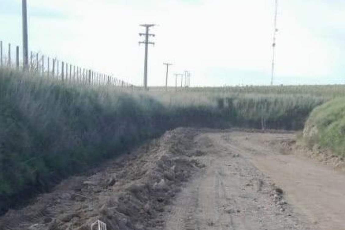 Avanzan trabajos de mejora en caminos rurales del distrito