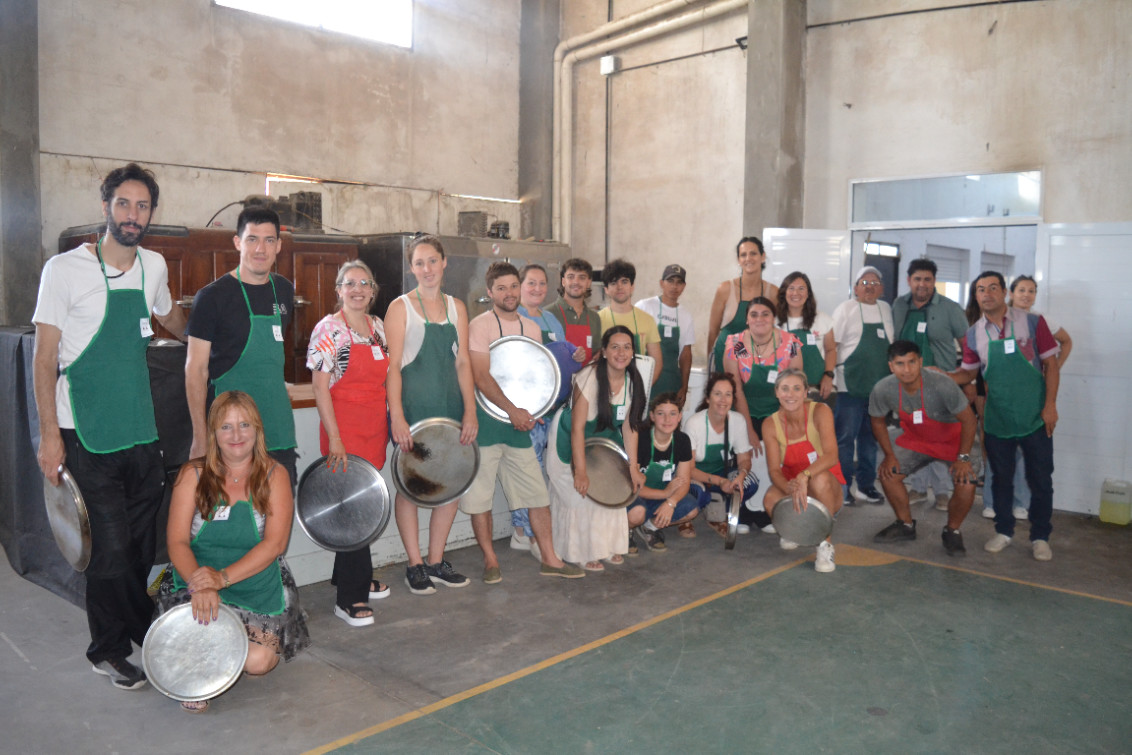 Sant Egidio volvió a reunir a la comunidad en su tradicional almuerzo navideño