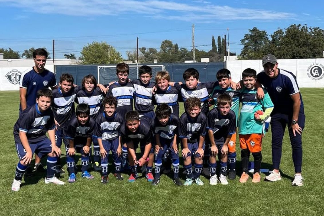 Los chicos en Pringles y la zona