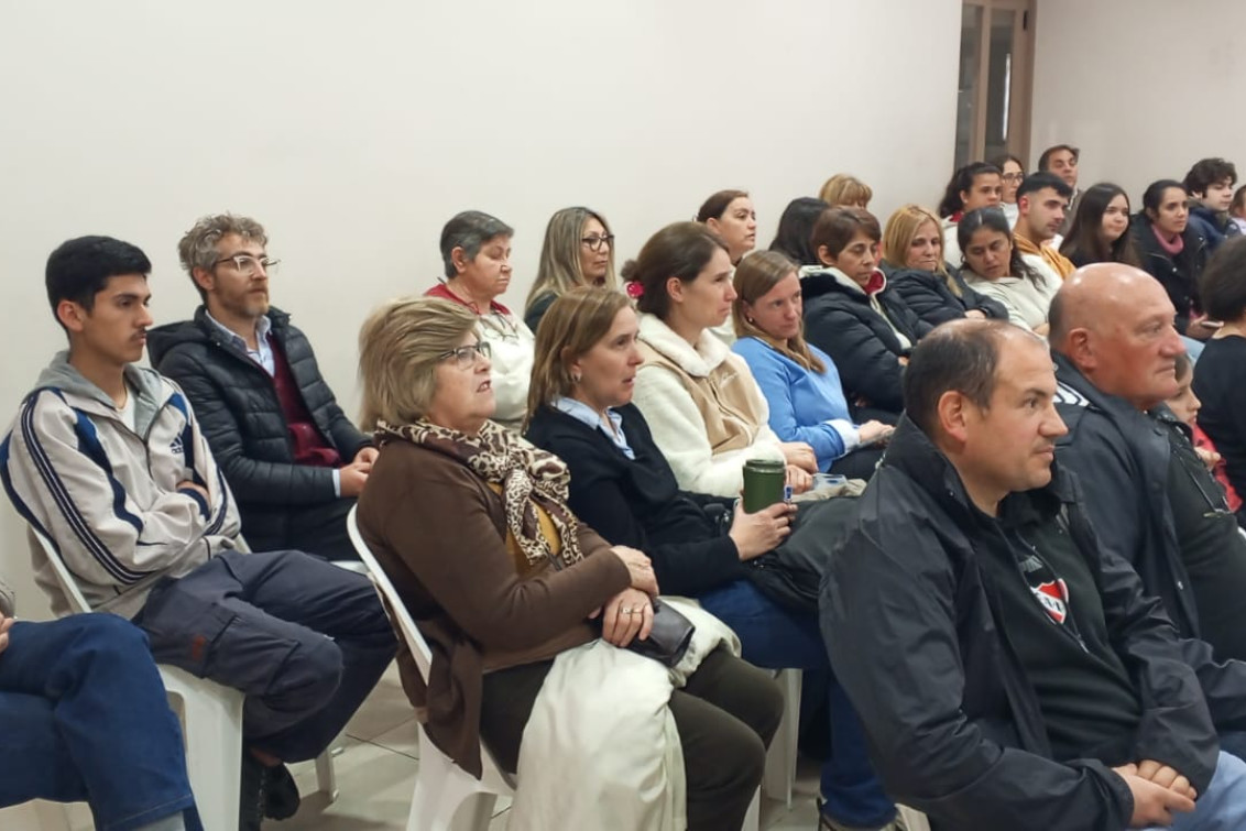 “ChatGPT y Yo”: una charla abierta sobre inteligencia artificial en la vida cotidiana