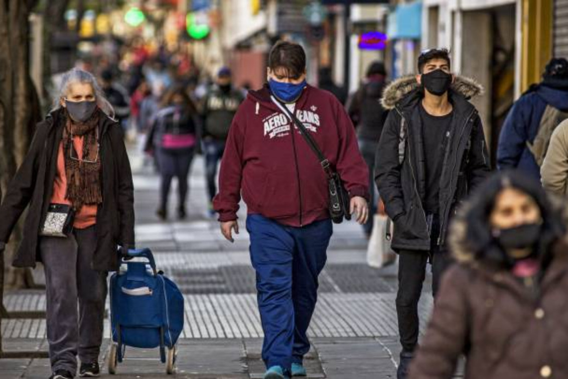Los contagios cayeron por novena semana consecutiva en la provincia de Buenos Aires