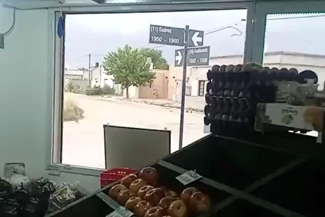 A un mes de abrir, robaron una verdulería en Suárez y 59