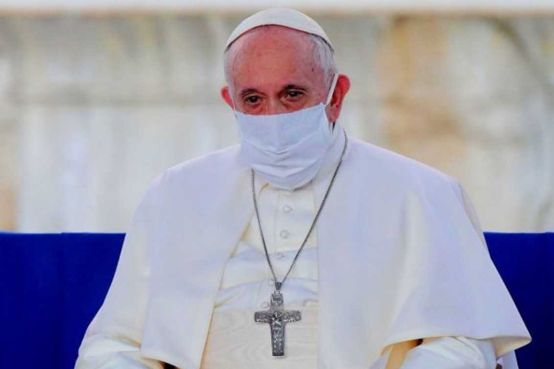 El papa Francisco fue vacunado en el Vaticano con la dosis de Pfizer