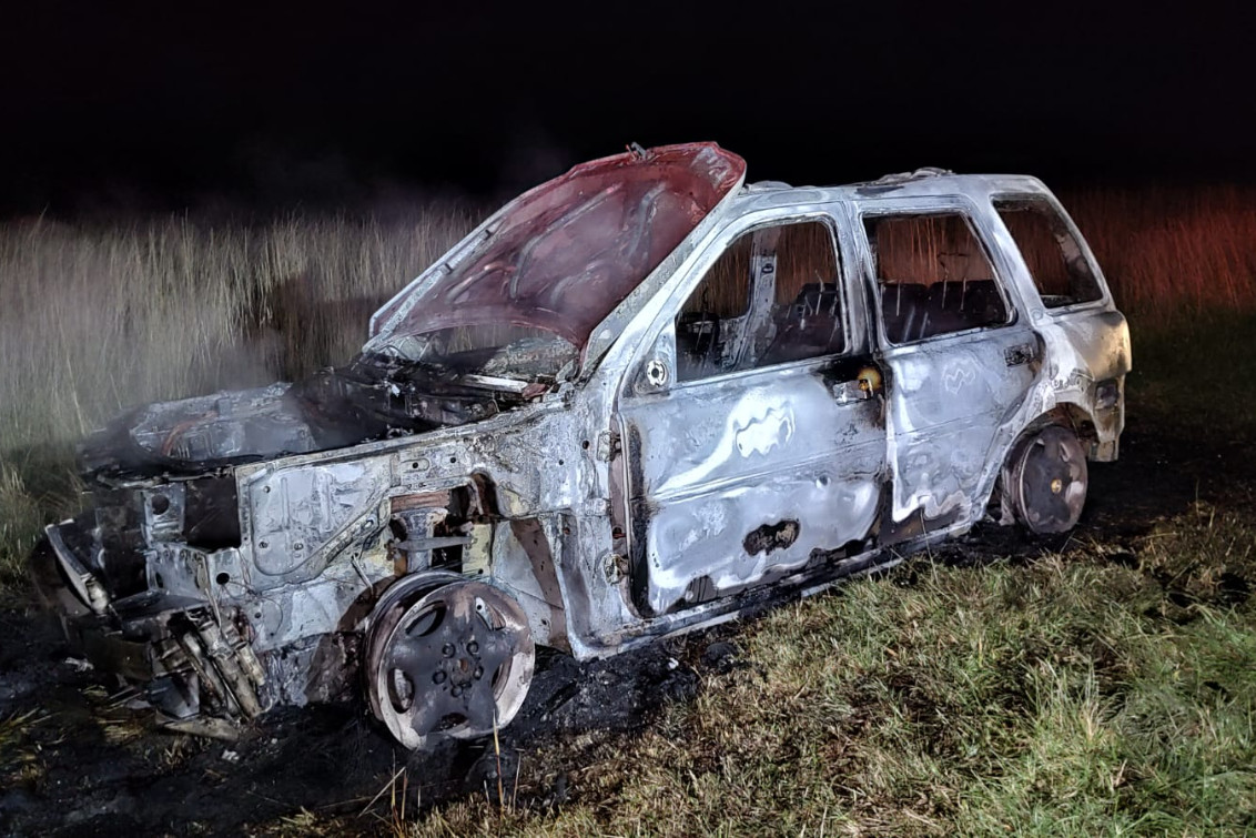 Incendio vehicular en Ruta 85: una camioneta fue consumida por las llamas