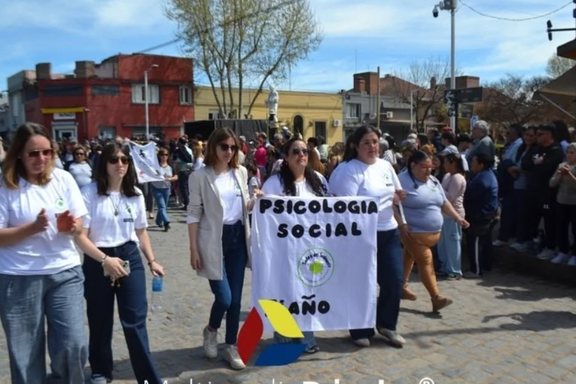 Entrega de diplomas a Psicólogas sociales