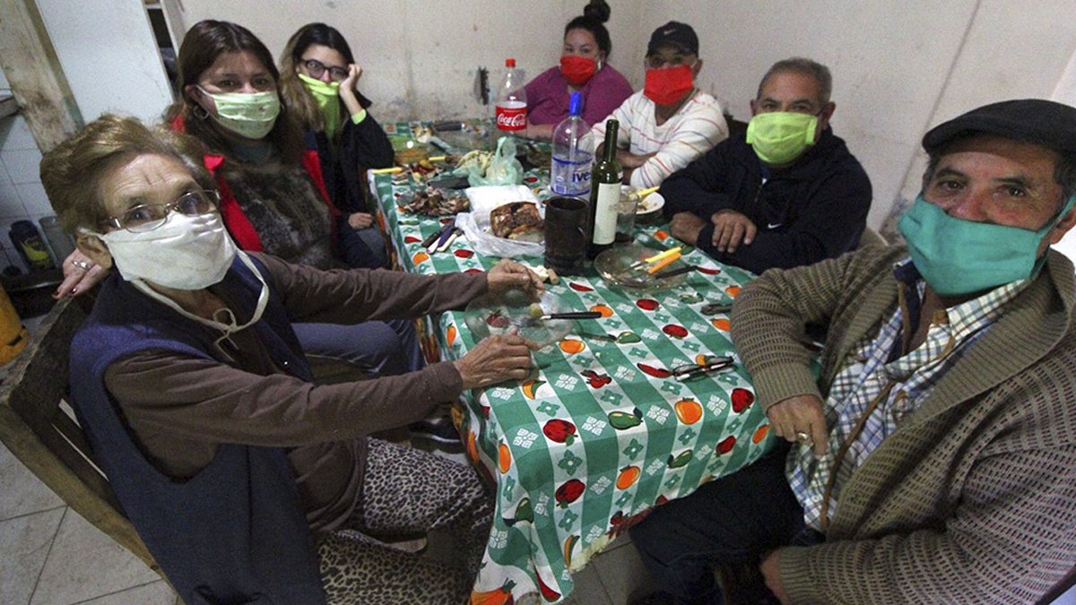 Coronavirus en Argentina: desde el lunes vuelven a prohibir las reuniones sociales 