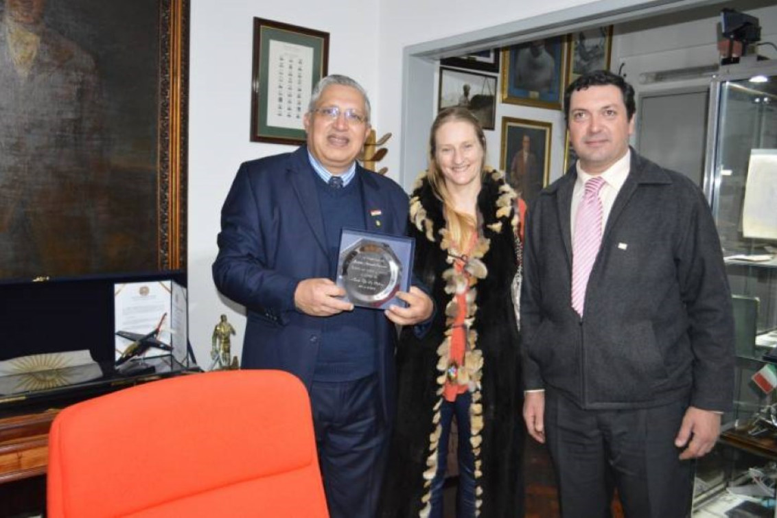  Una delegación del Museo Paraje La Paloma visitó el Instituto Nacional Newberiano