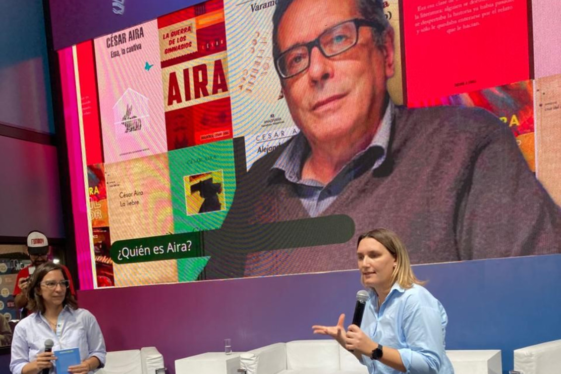 FUNCIONARIAS PRINGLENSES EN LA FERIA DEL LIBRO