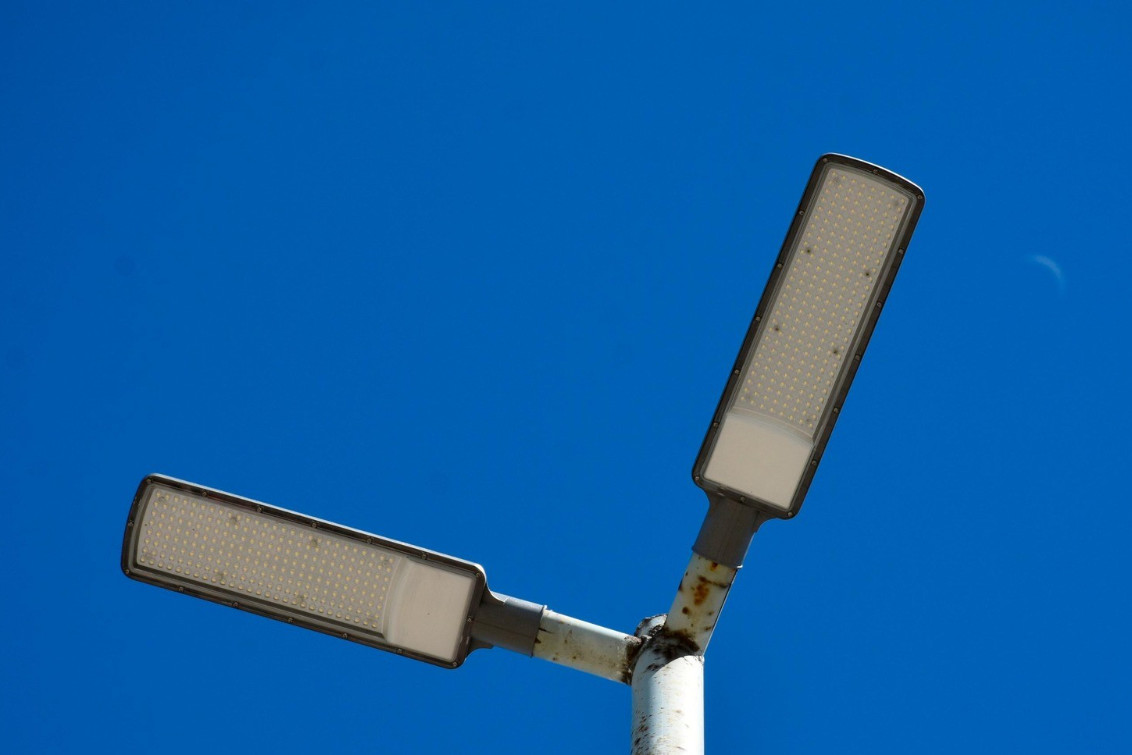  Proponen la reposición e instalación de luminarias LED en sectores críticos de la ciudad