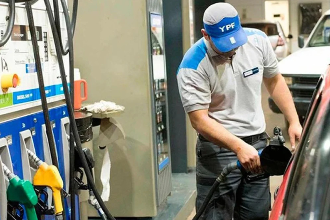Desde el  1 de mayo, YPF bajará el precio de los combustibles