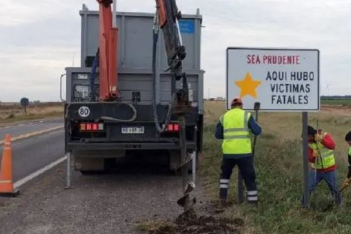   A un año del fatal accidente en cruce de Ruta 3 vieja, desapareció el cartel de Estrellas Amarilla