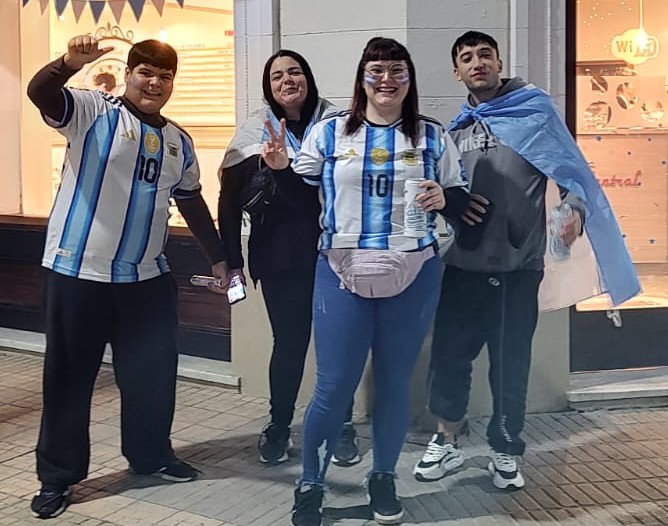 Pringles volvió a salir a las calles para homenajear a la Selección tras el subcampeonato mundial
