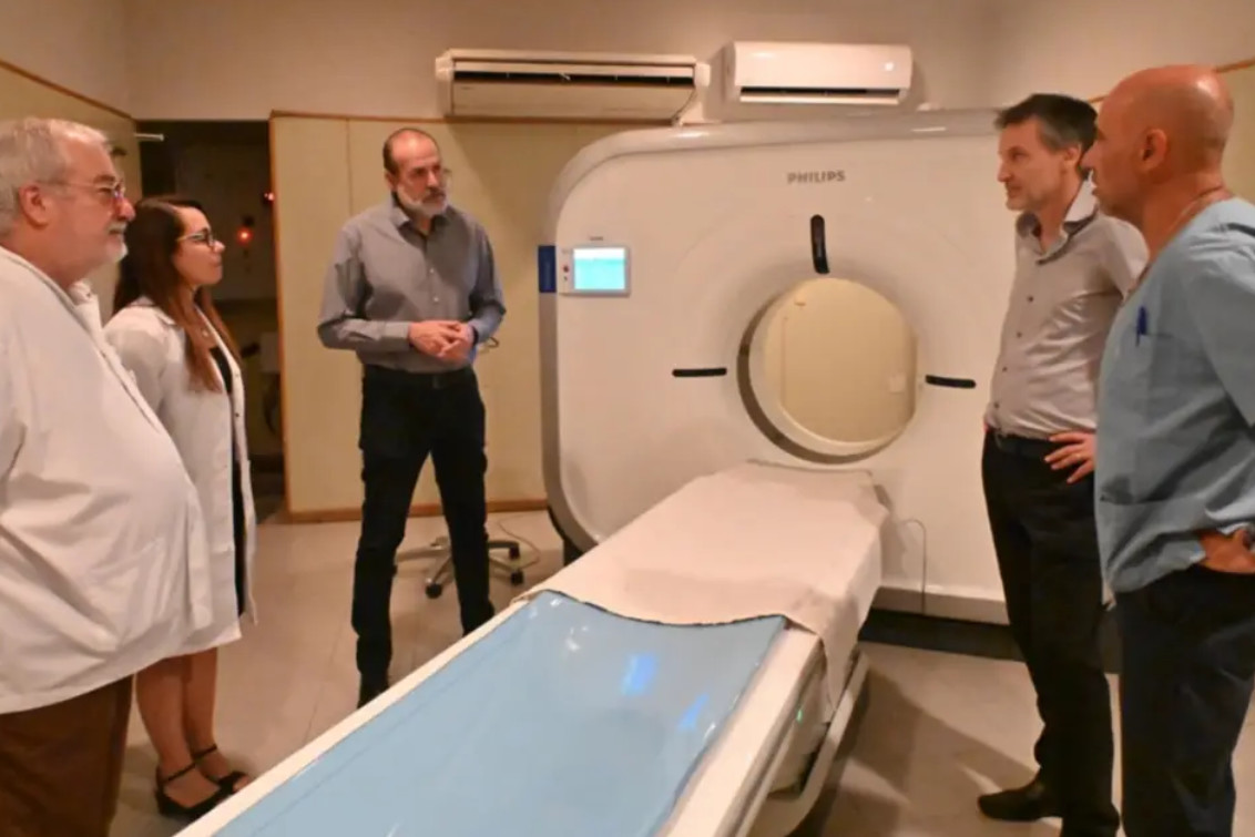 El Hospital de Bahía Blanca incorporó un tomógrafo con fondos donados por la banda La Renga