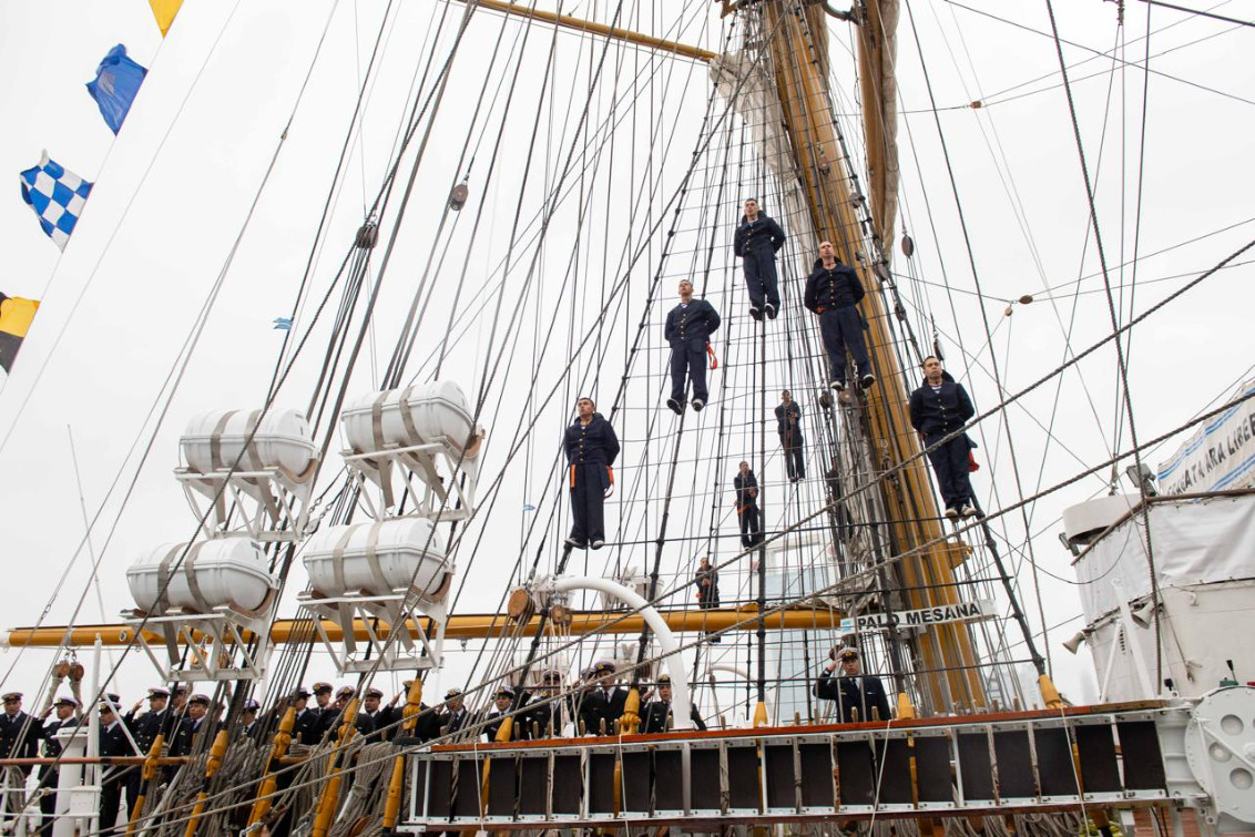 La Fragata ARA Libertad inició su 52° Viaje de Instrucción  