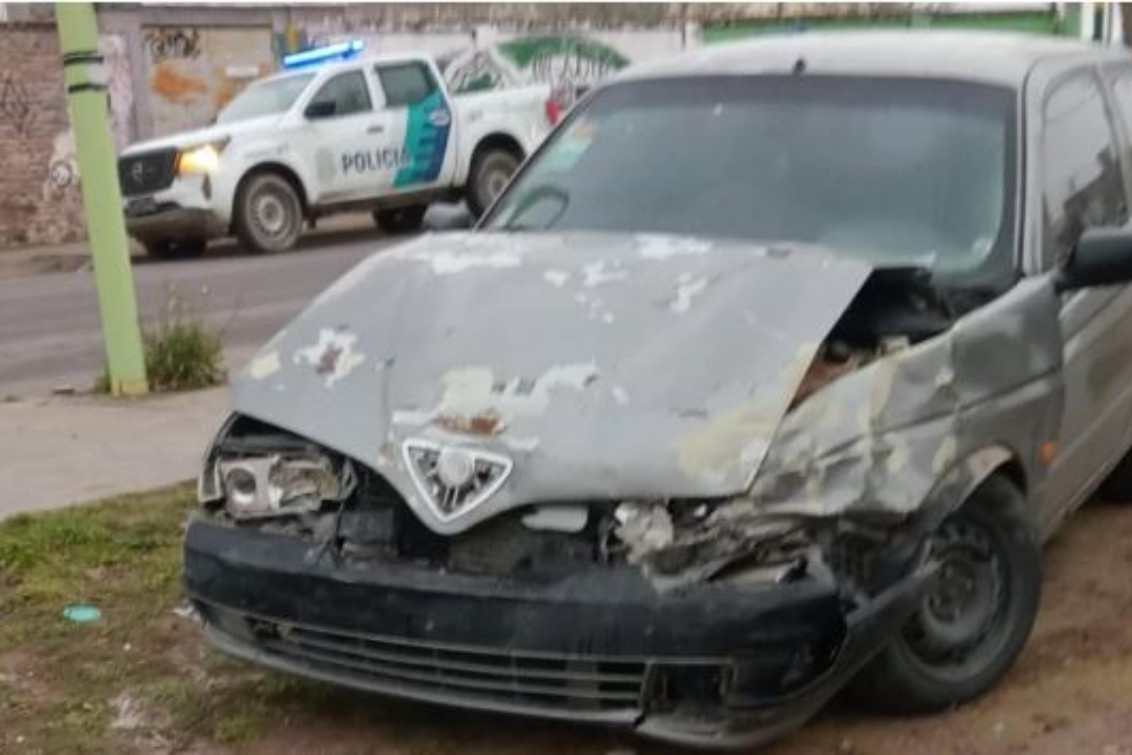 BAHÍA BLANCA: Chocó un patrullero y el policía que manejaba dio positivo de marihuana