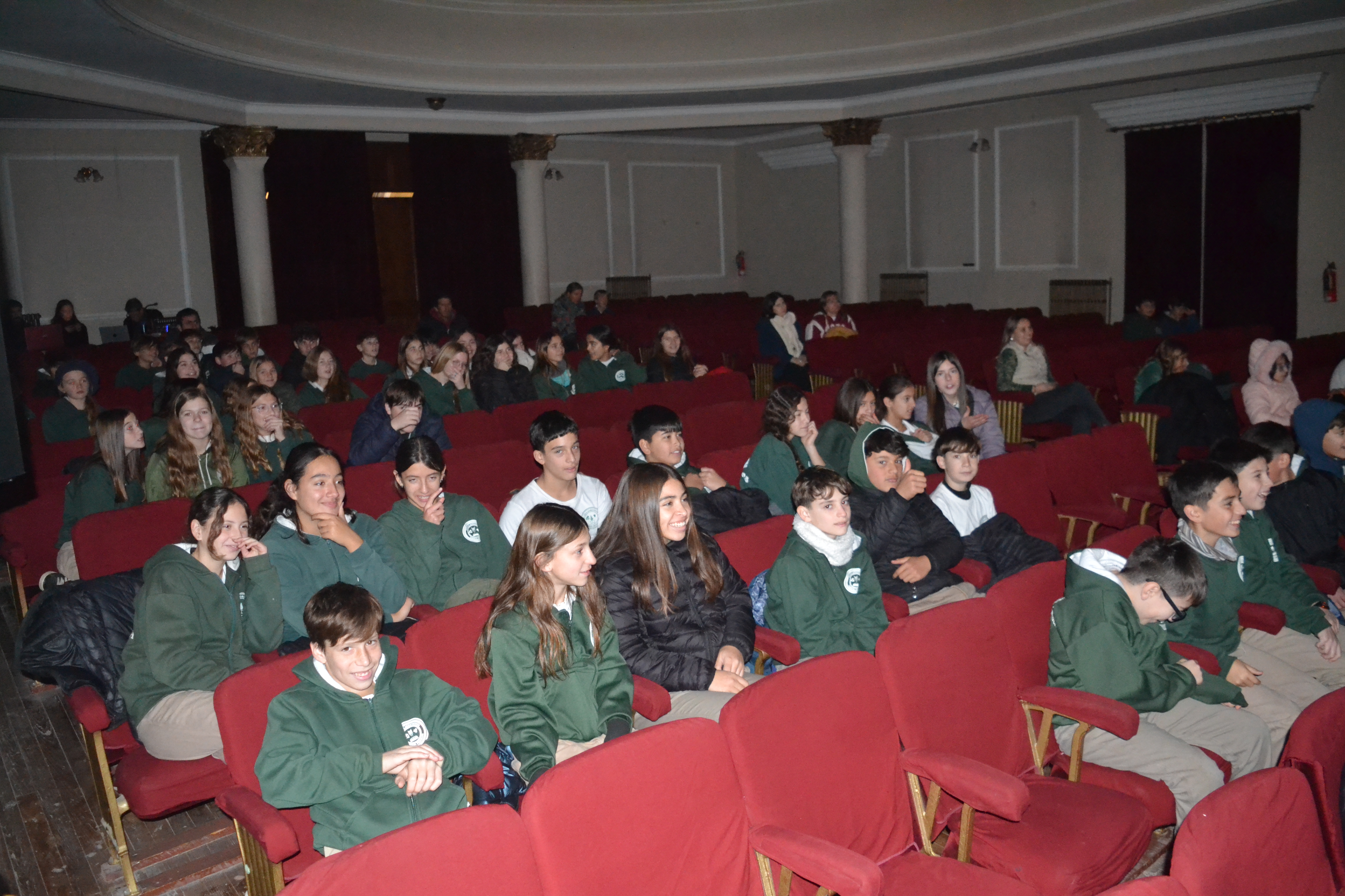 La Escuela Agrotécnica volvió a acercar el teatro en inglés a estudiantes de la ciudad