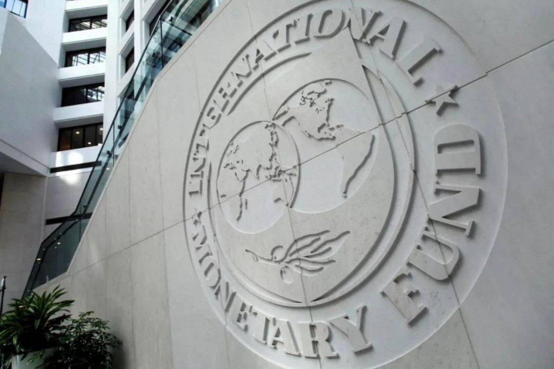 Alivio para la Argentina: el FMI considera reducir los sobrecargos sobre sus créditos