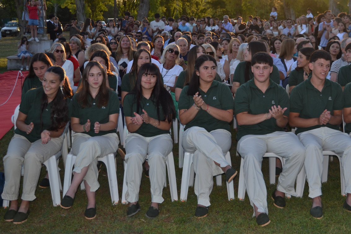  Con una puesta en escena original, la Escuela Agrotécnica despidió a sus egresados 2025