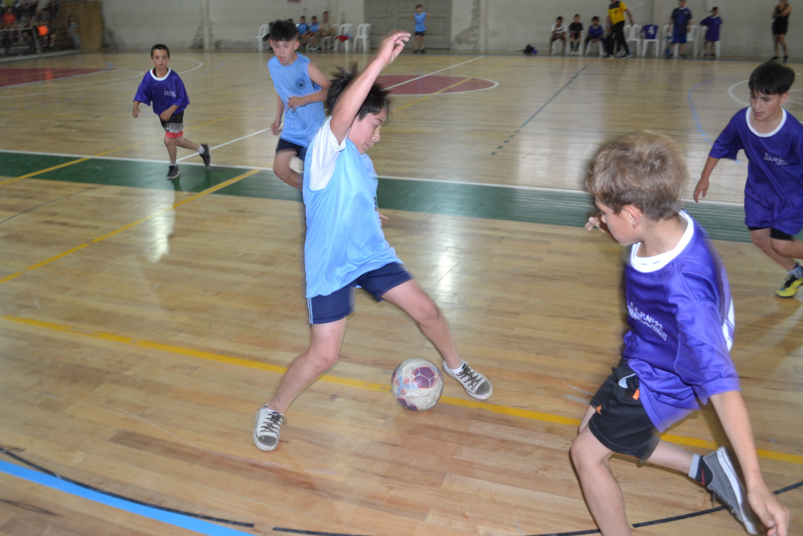 LA ZONA “B” ABRIÓ CON DOS TRIUNFOS