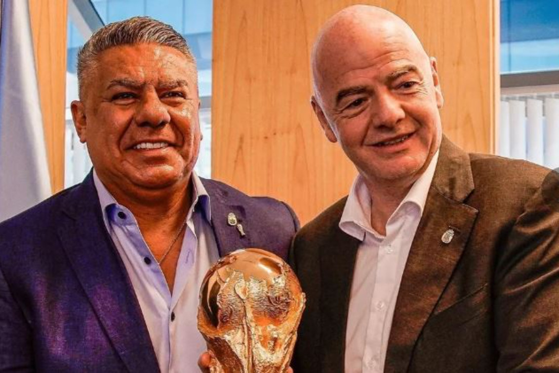 Gianni Infantino respaldó a Chiqui Tapia y destacó su rol en la FIFA