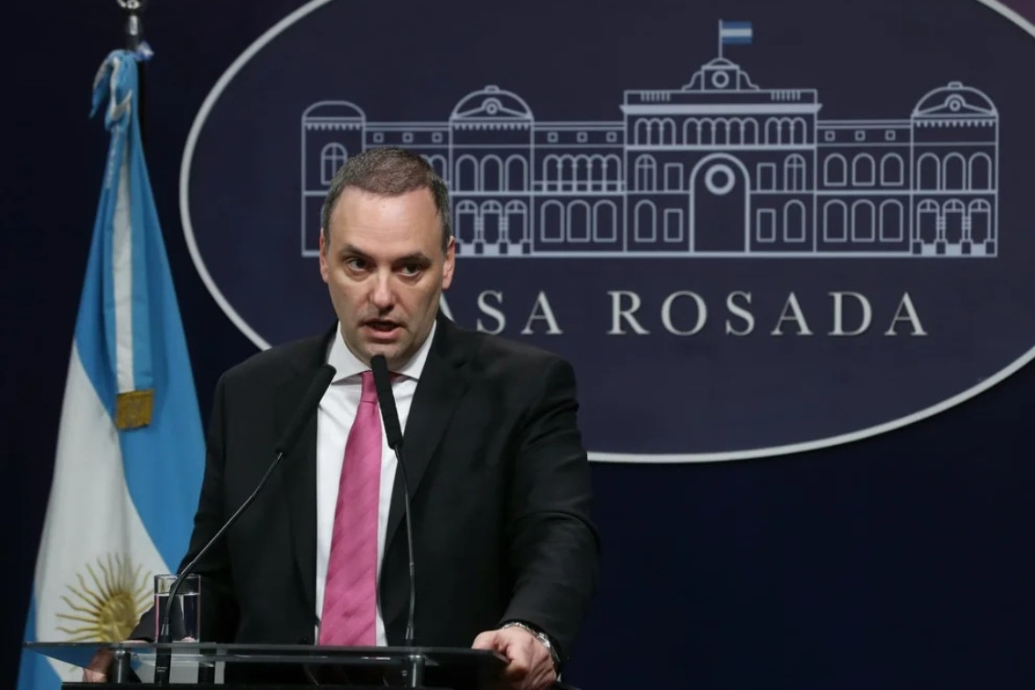 Adorni anunció cambios en los exámenes para los aspirantes a residencias médicas  