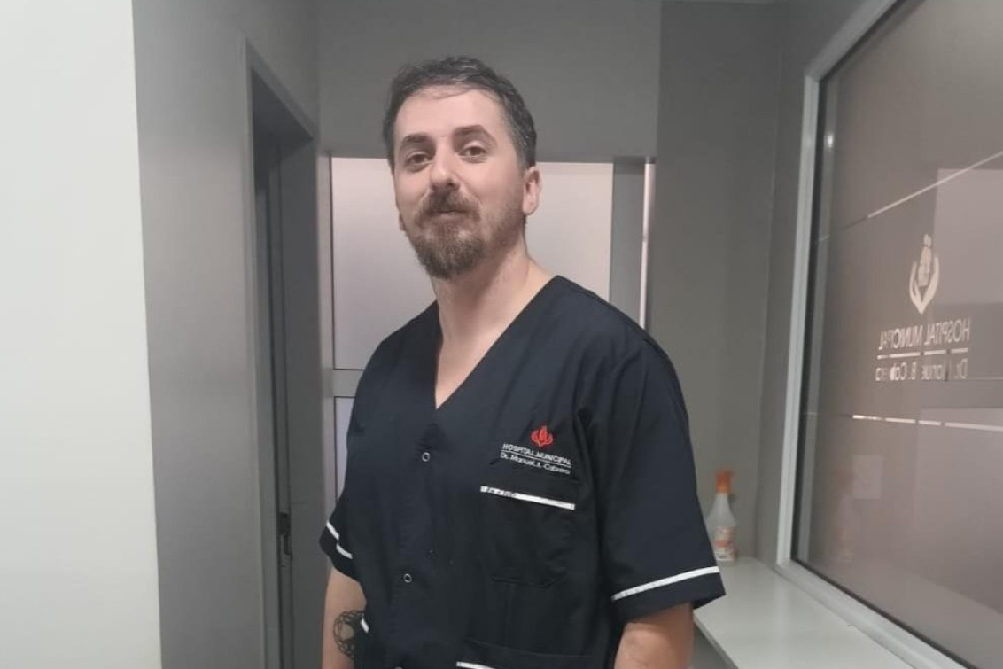 Médico pringlense colaboró con el Hospital Municipal durante su visita a la ciudad