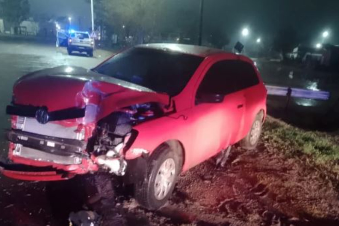Un conductor borracho se llevó puesto un poste de luz en la ruta 3, a la altura de Saladero