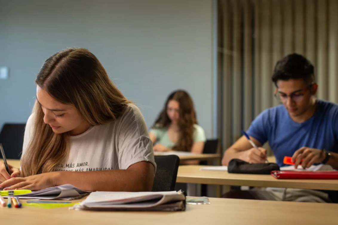  BECAS DE APOYO 2025 PARA ESTUDIANTES TERCIARIOS Y UNIVERSITARIOS 