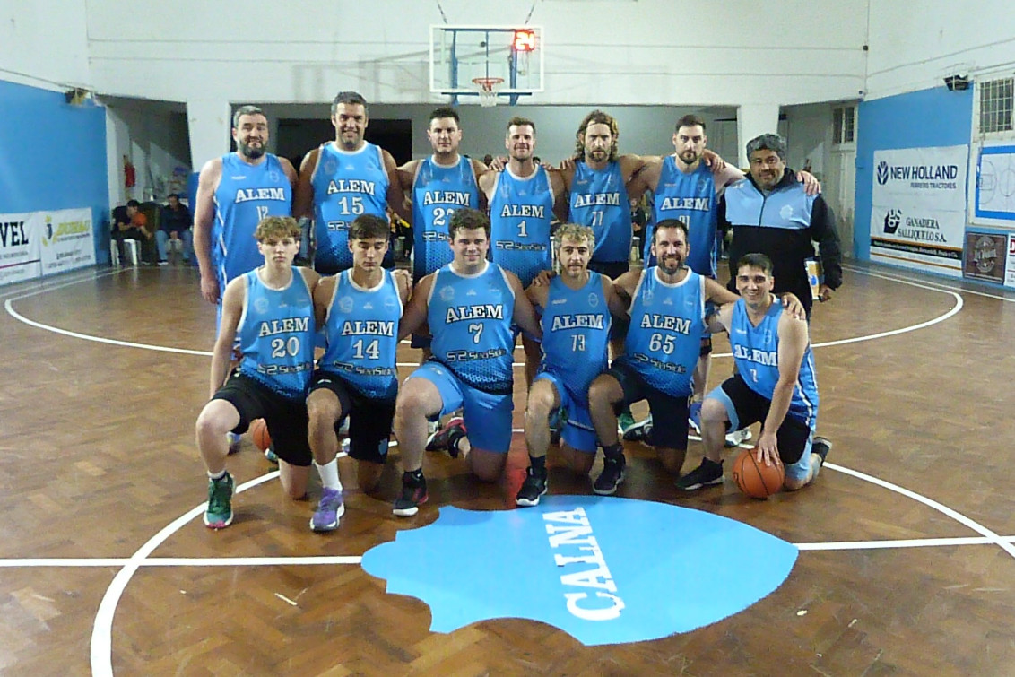 Alem saco pecho en casa