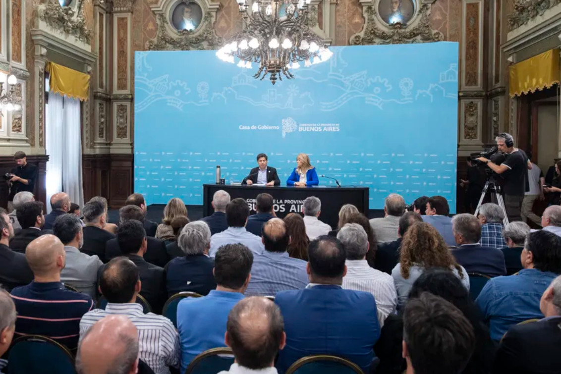 Axel Kicillof convocó a todos los intendentes a debatir sobre el plan económico de Milei