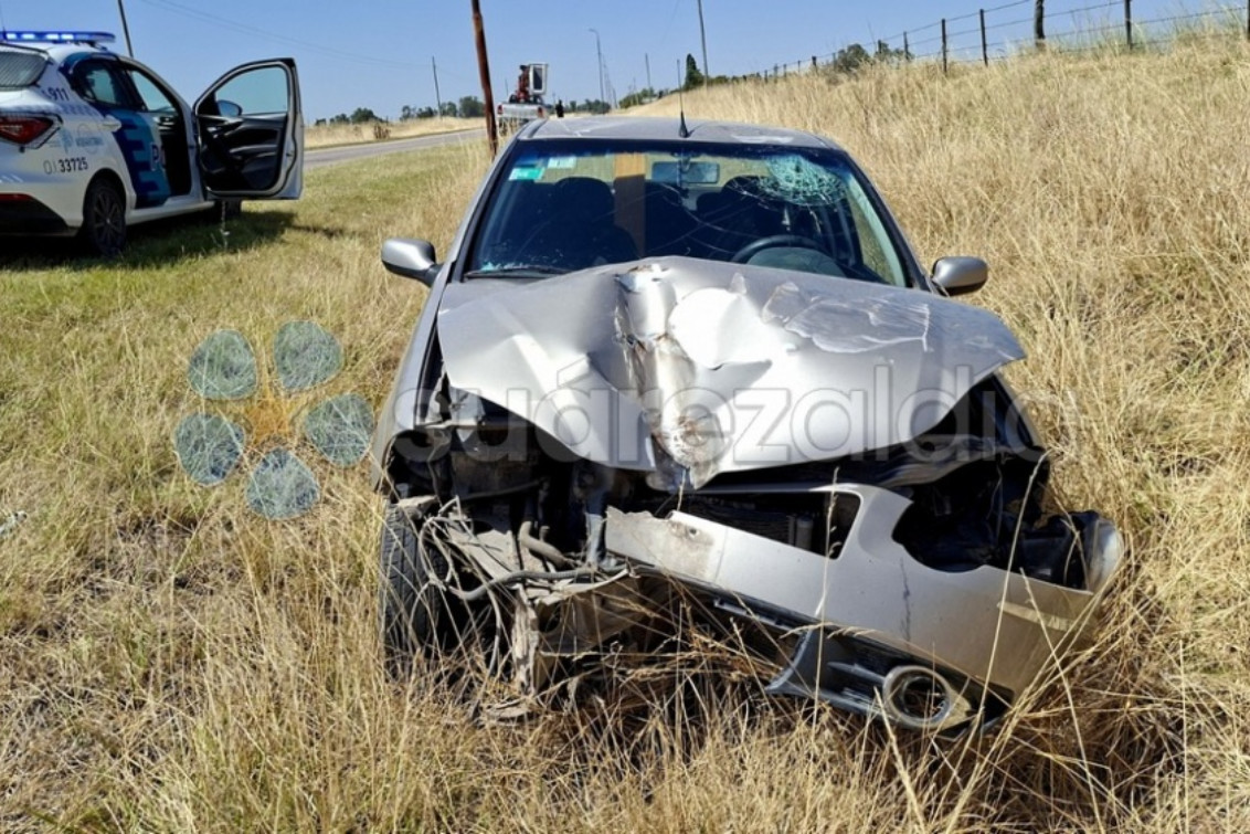  CORONEL SUÁREZ: Se durmió al volante y chocó una columna