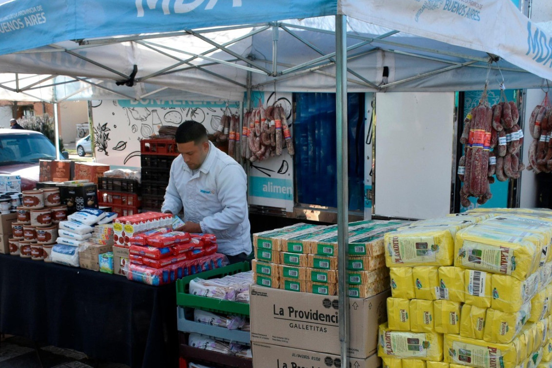 El camión de lácteos y pastas llega este martes a Pringles e Indio Rico