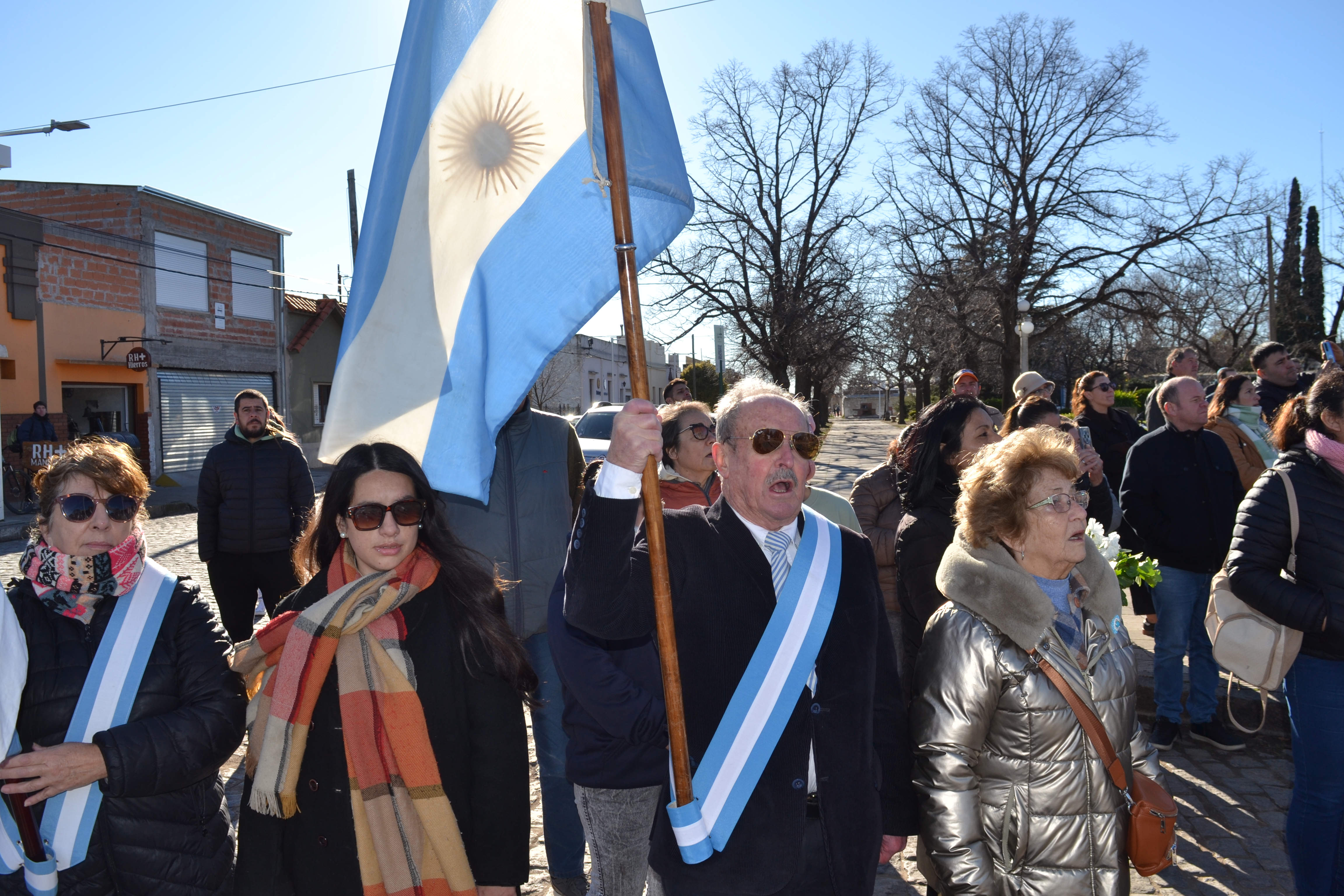  Más de 390 alumnos de cuarto año realizaron la Promesa de Lealtad a la Bandera