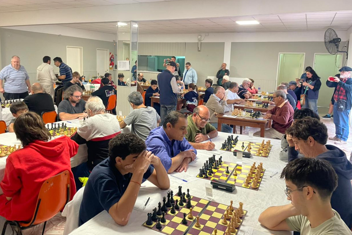 Ajedrez: Comenzó el primer IRT Sub-2400 en la Ciudad