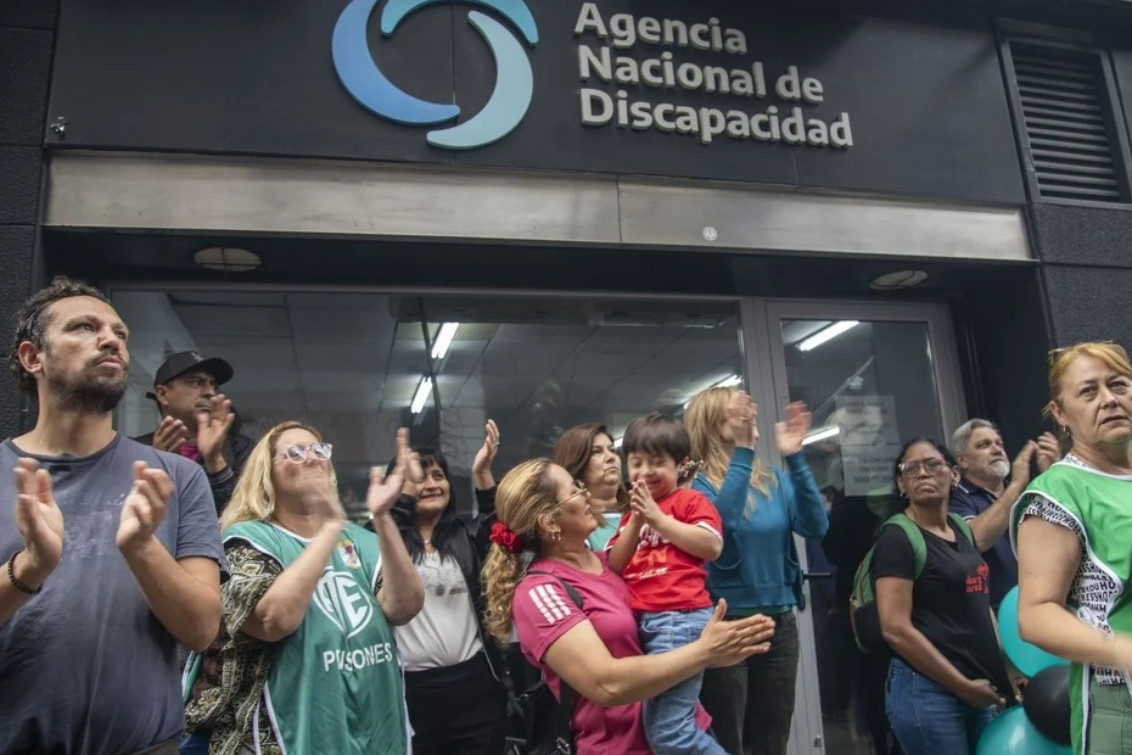 El Gobierno anunció la eliminación de ANDIS y el traspaso de funciones al Ministerio de Salud  