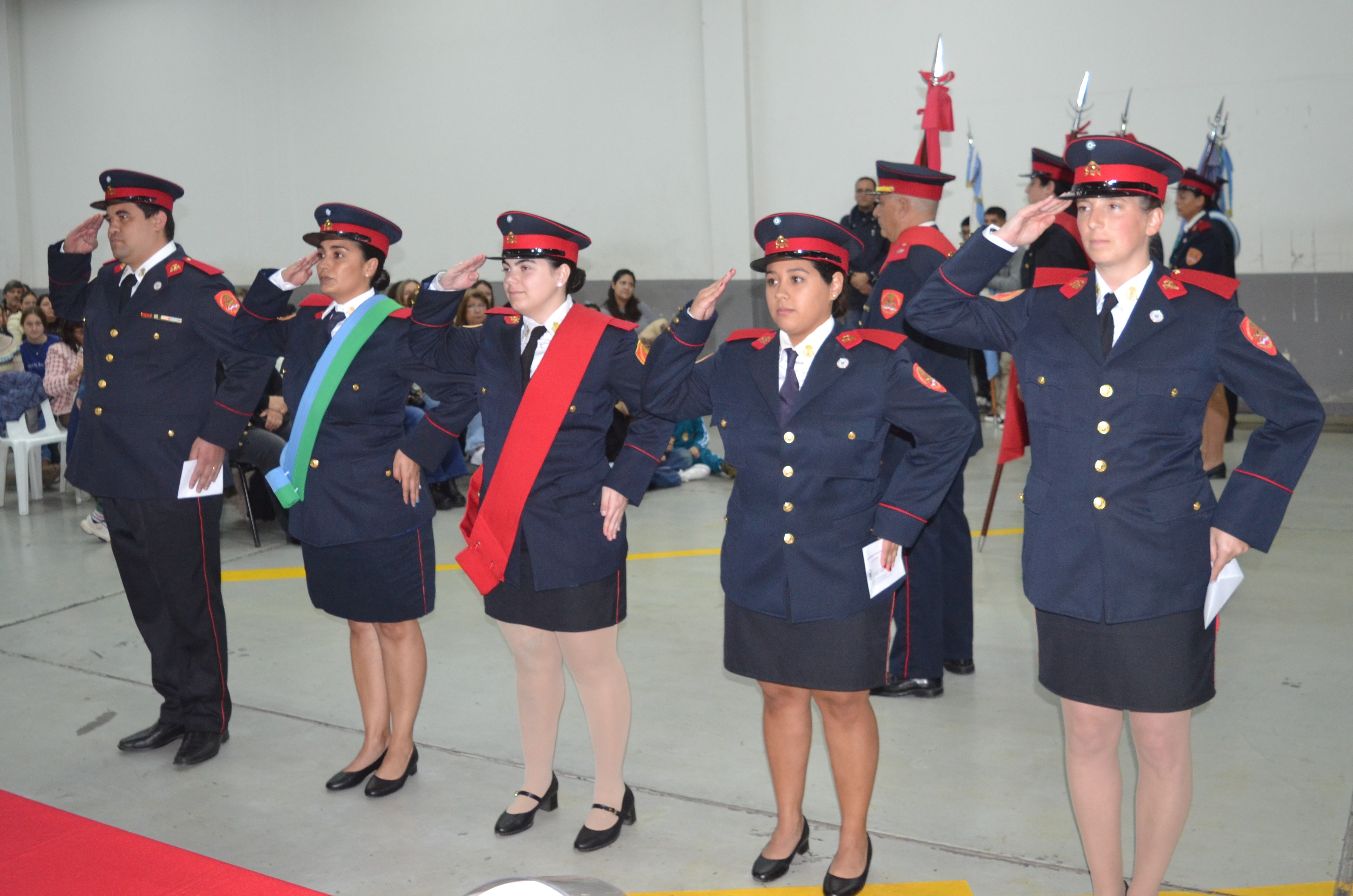 Emotivo acto en el cuartel local para homenajear a los Bomberos
