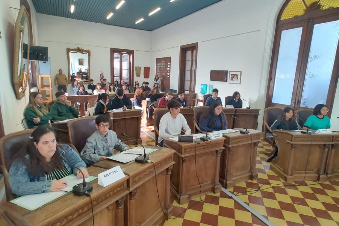  El Parlamento Juvenil Bonaerense reunió a estudiantes en una jornada de debate democrático