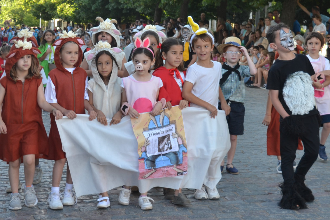  Colorido acto recreativo del Nivel Primario del Colegio Sagrado Corazón
