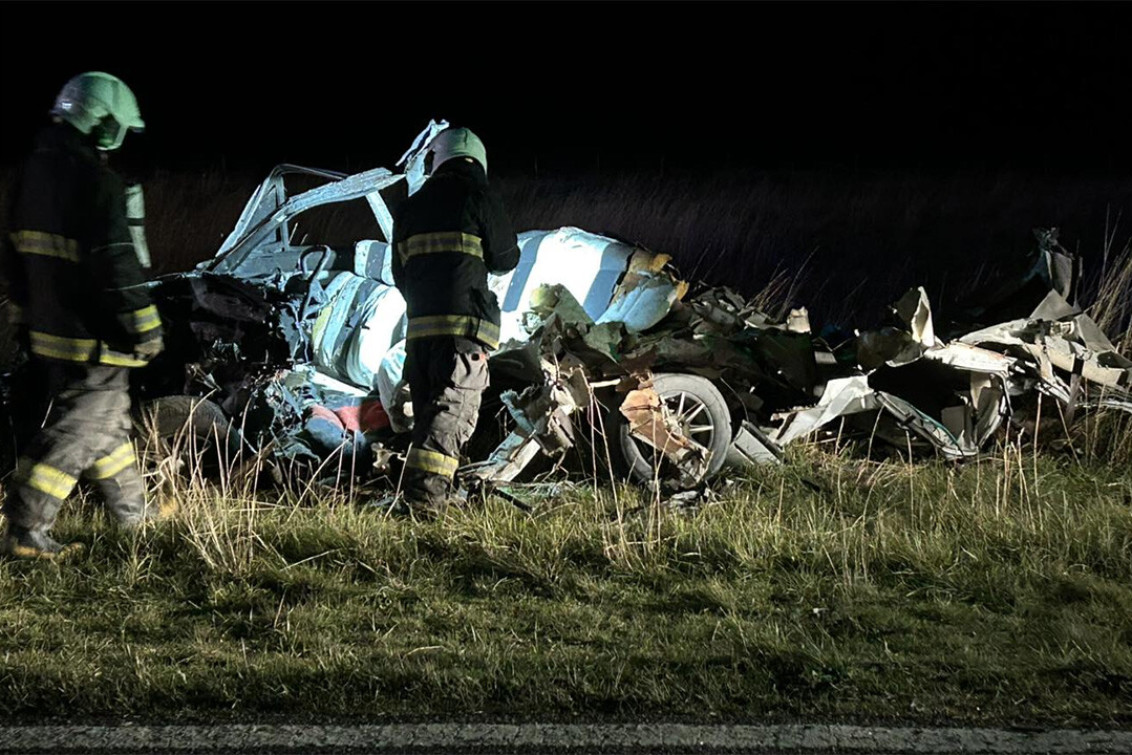Un muerto tras un choque entre auto y camión en la Ruta 3